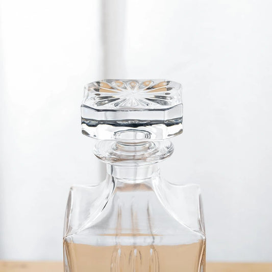 Elegant Square Glass Whiskey Decanter - Liquor Bottle with Diamond-Cut Design