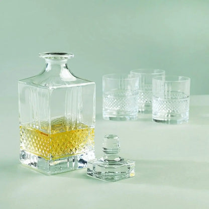 Elegant Square Glass Whiskey Decanter - Liquor Bottle with Diamond-Cut Design